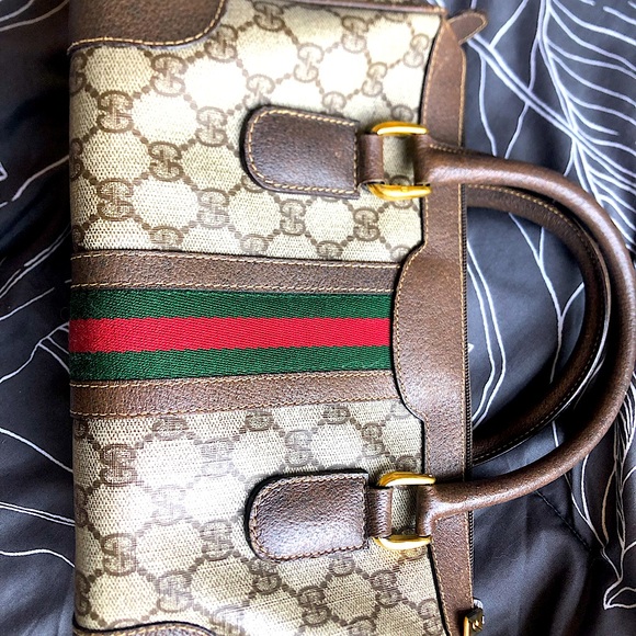 Gucci Handbag! - Picture 2 of 5